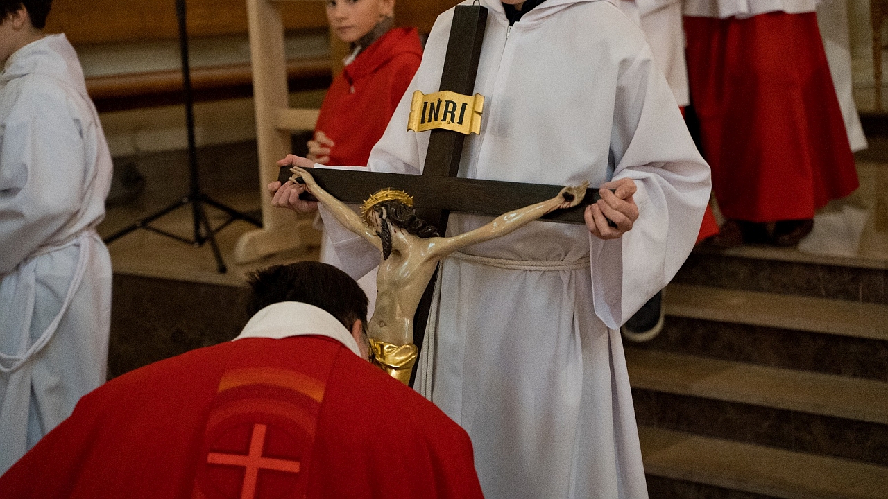 Wielki Piątek - Liturgia Męki Pańskiej